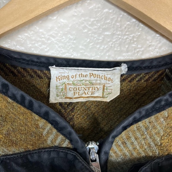 Vintage 60’s King of the Ponchos Country Place Wool Shawl Zip Front Buckle Plaid - Picture 9 of 9